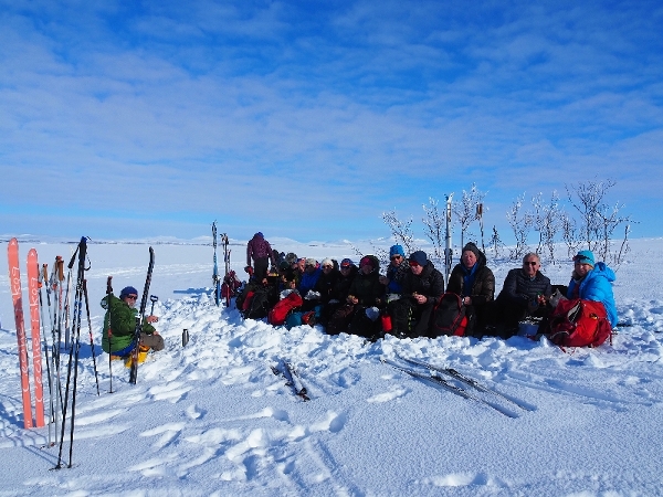 P ski videre til Ravnastua Fjellstue