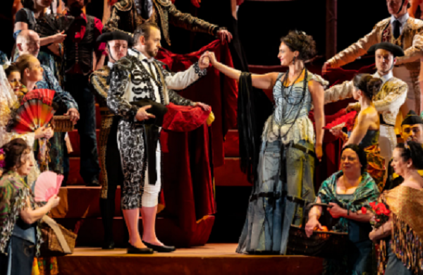 Vandring p Prahaborgen / Carmen